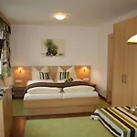 Bed & Breakfast Zimmervermietung Babsy 4*