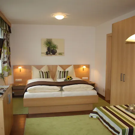 ベッド・アンド・ブレックファスト Zimmervermietung Babsy 4*