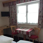 Zimmervermietung Babsy 4* 젤암제